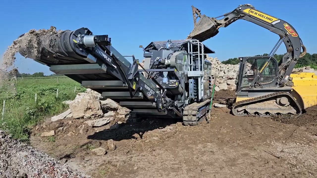 13 Tonnen Mobilbrecher im Einsatz mit Kompaktlader