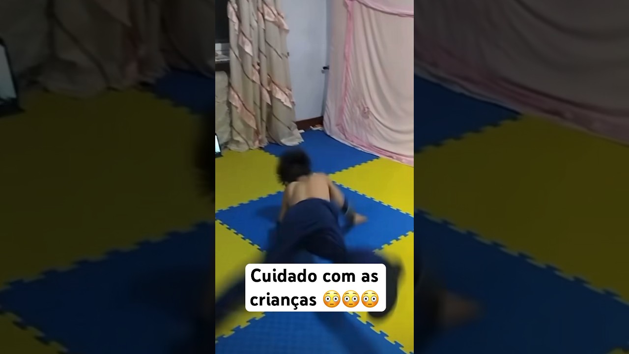 Crian&ccedil;a se machuca em movimento. 😢 #shorts #paisemaes#filhos
