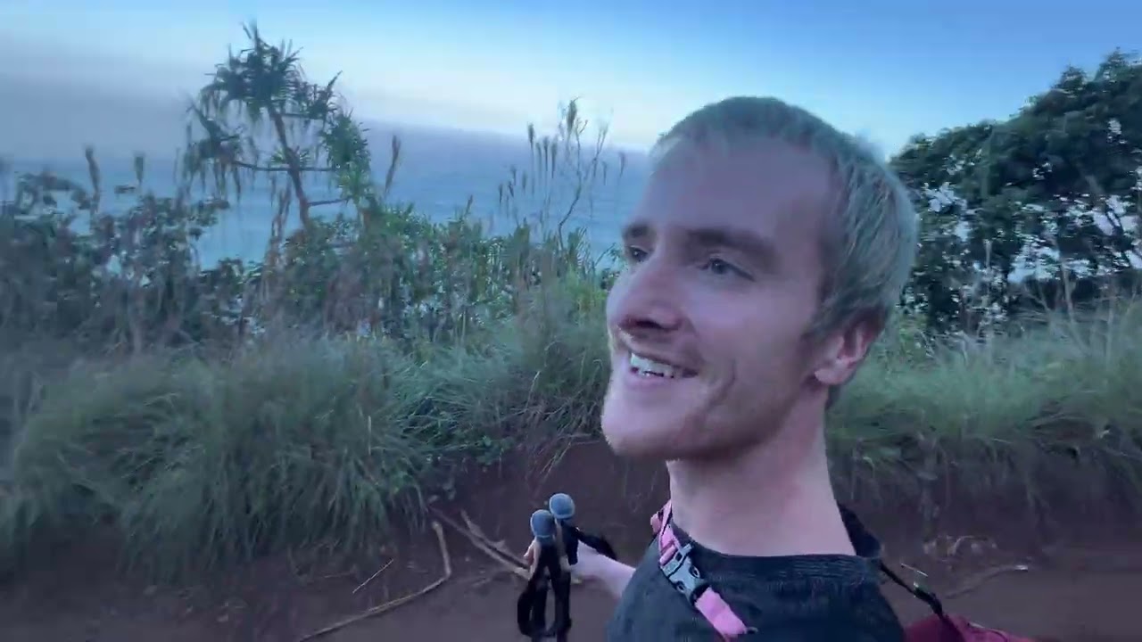 Hiking The Nāpali Coast (Hanakāpīʻai Falls, Kauai) 