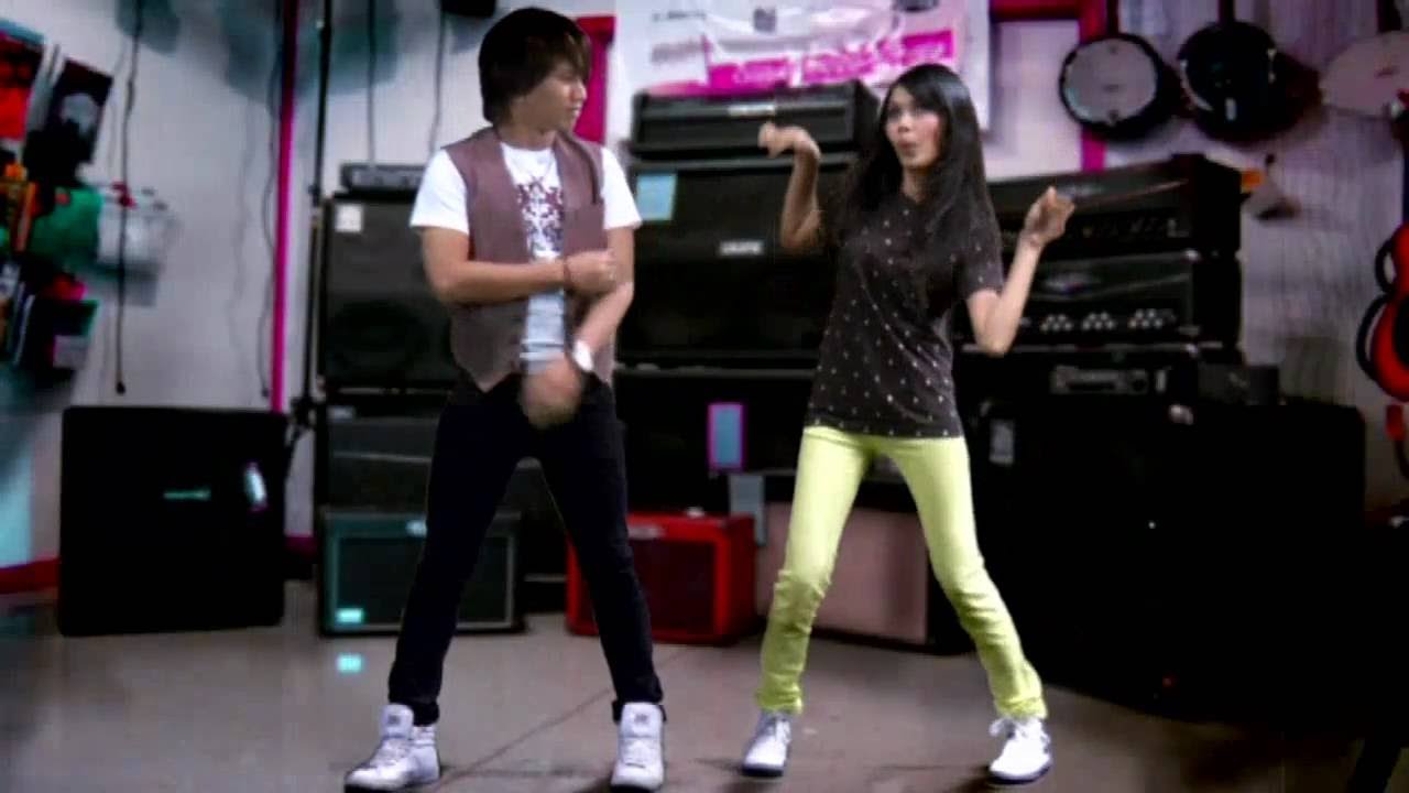 Liyana Jasmay - Aku Tak Percaya Cinta [Official Video] HD Version