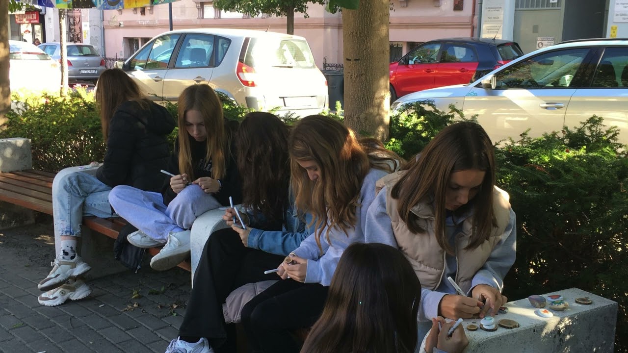Eötvös mozaikok, avagy iskolai életképek a Vonatkertből