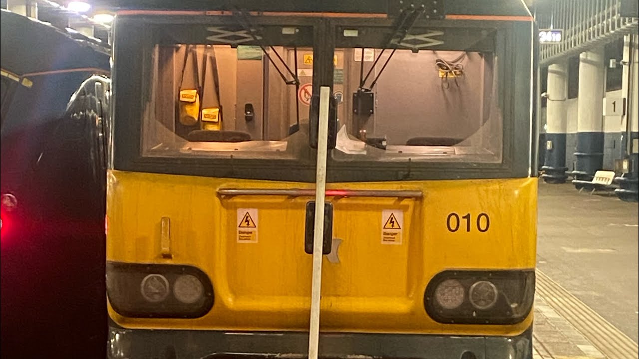 Caledonian Sleeper arriving into London Euston featuring 92010