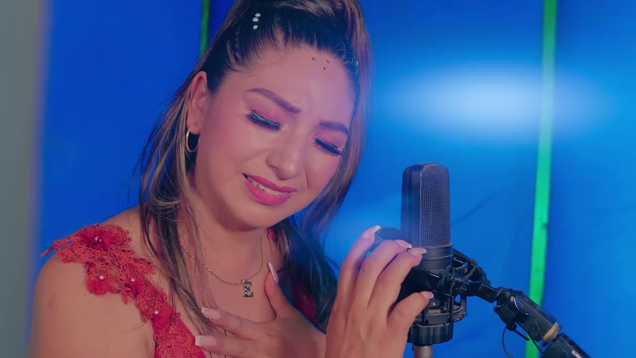 Edith Flores '' La Chica de tu Barrio '' Quisiera irme Lejos * Videoclip Oficial