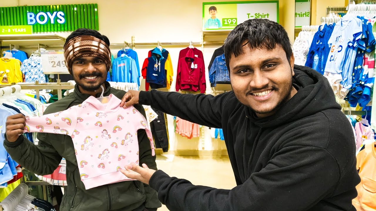 Bhains Bechkar Ki Mall Mai Shopping 