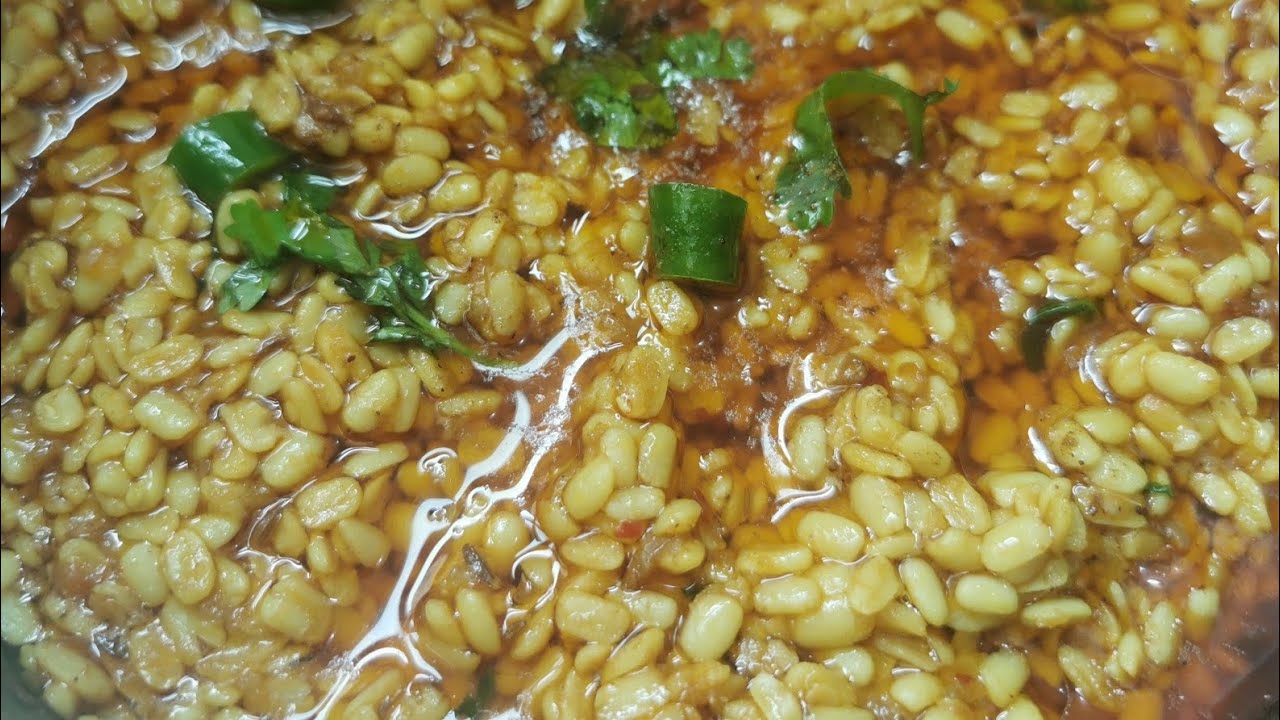 Delicious Creamy White Lentil Daal Mash Ki Recipe ! in Urdu /Hindi ماش کی دال کی مزیدار 😋 ترکیب