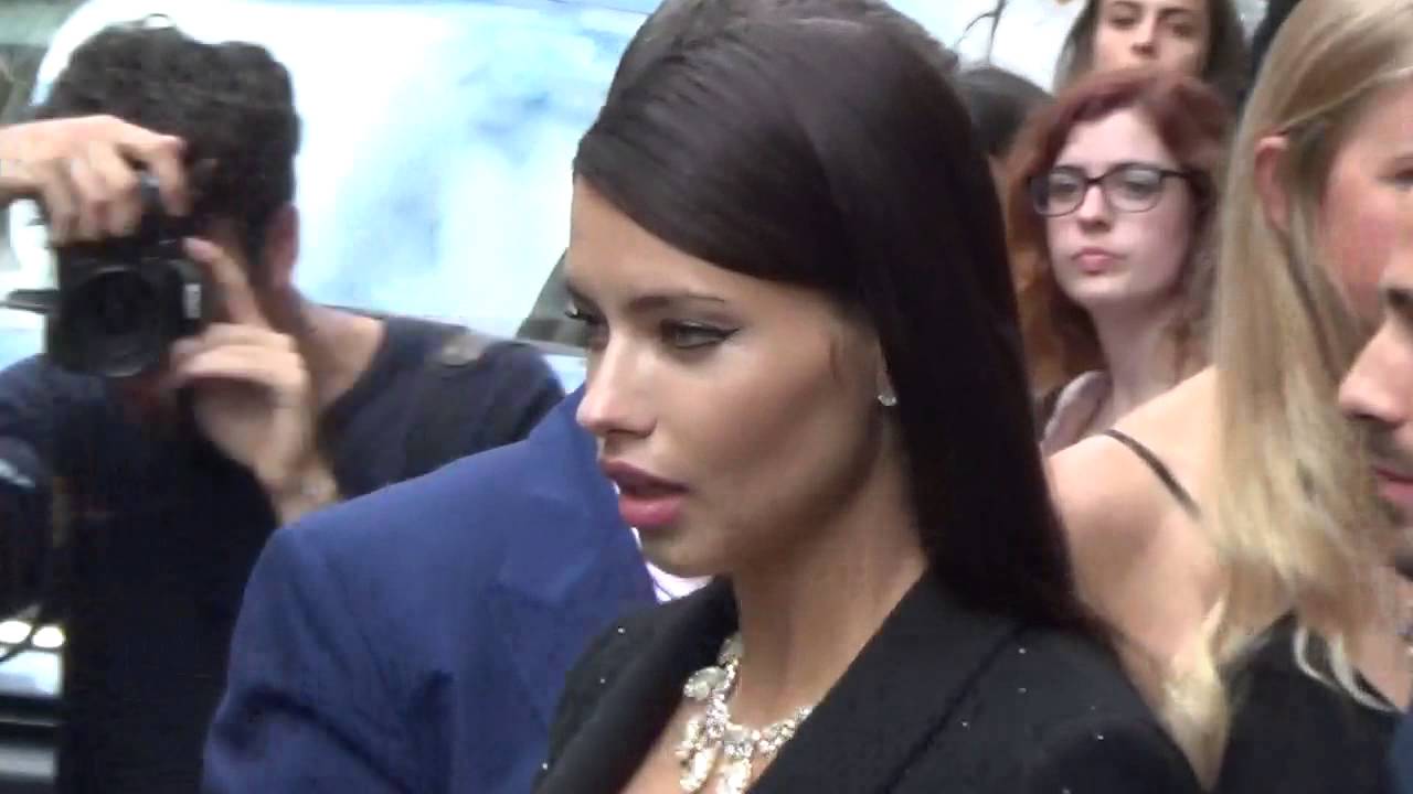 Supermodel Adriana LIMA @ Paris 4 july 2016 Fashion Week show Ralph&Russo / juillet