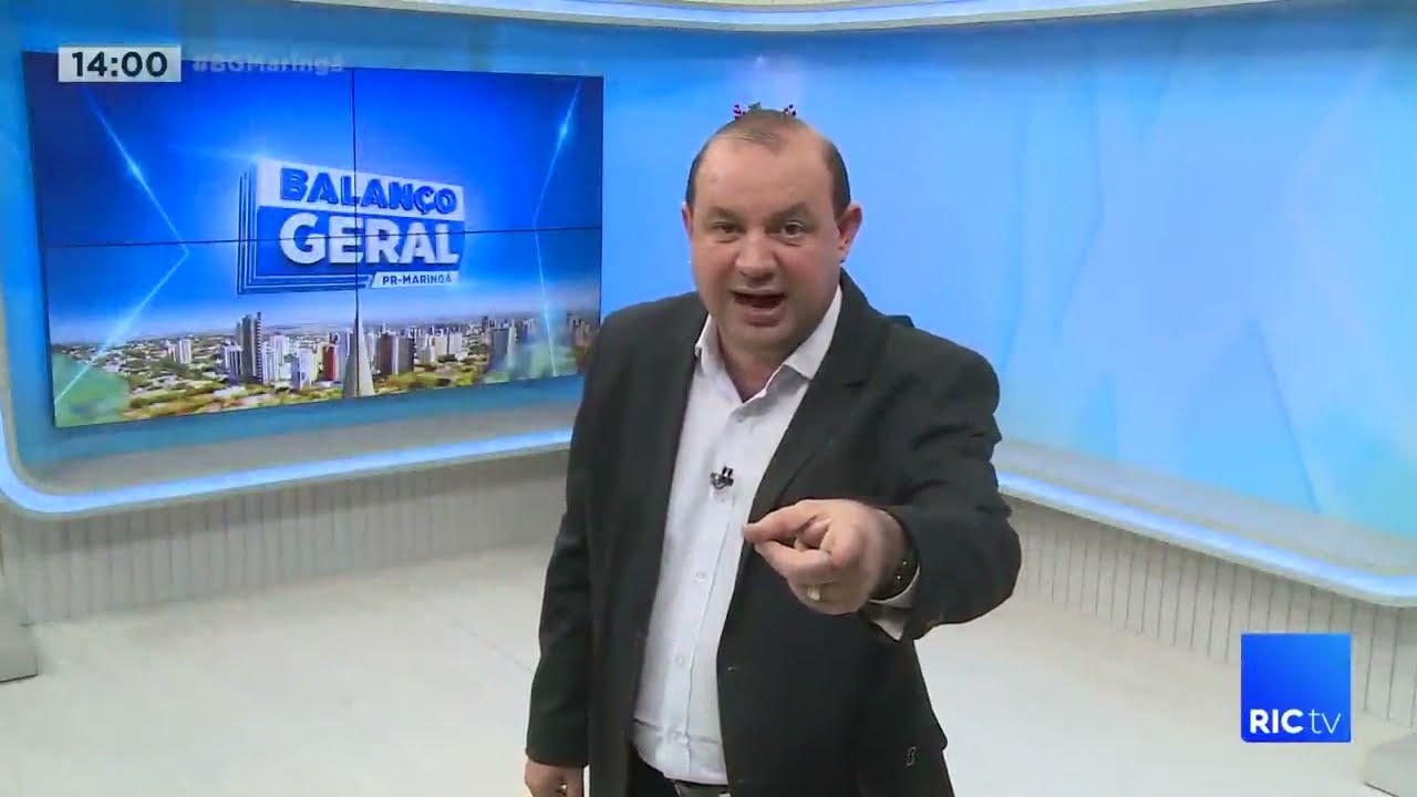 Revoltada com vizinho, mulher 