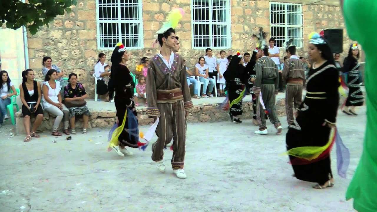 Sare Gawaytho Bsorino Assyrian folk dance (Part 2)