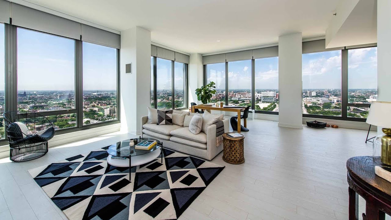 A dramatic 3-bedroom penthouse at the new Landmark West Loop