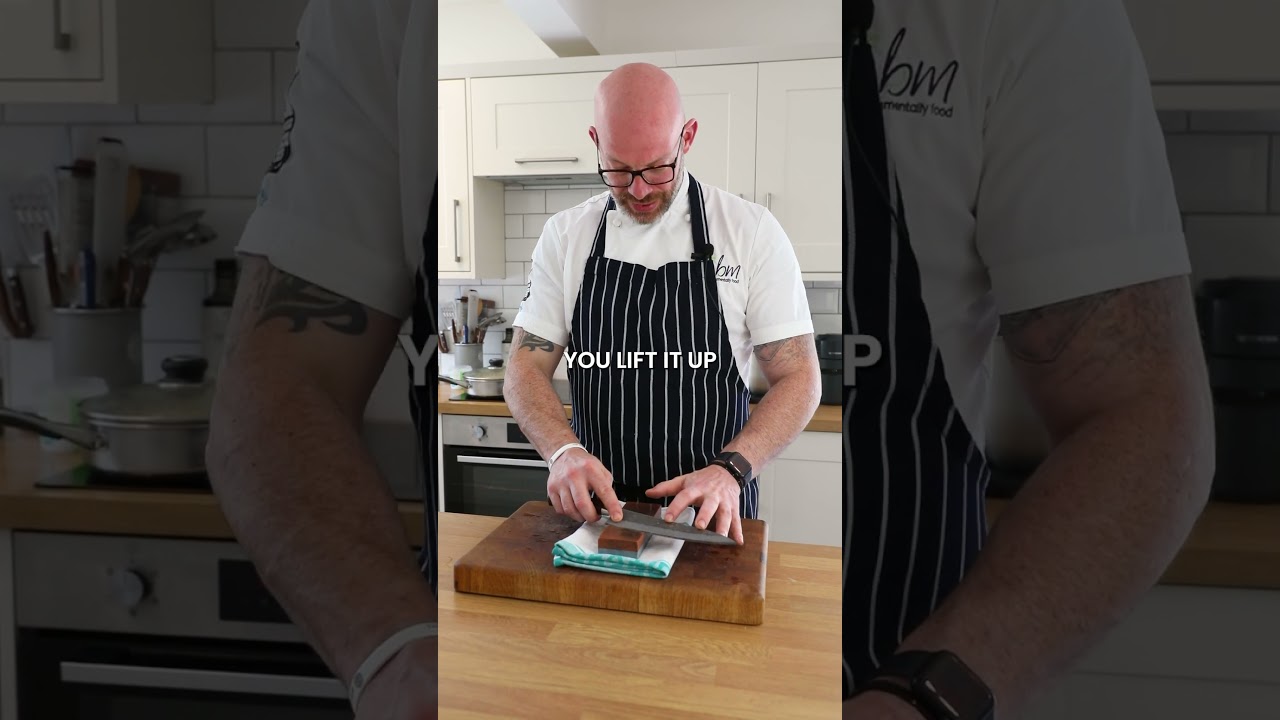 Как пользоваться точильным камнем #заточканожей