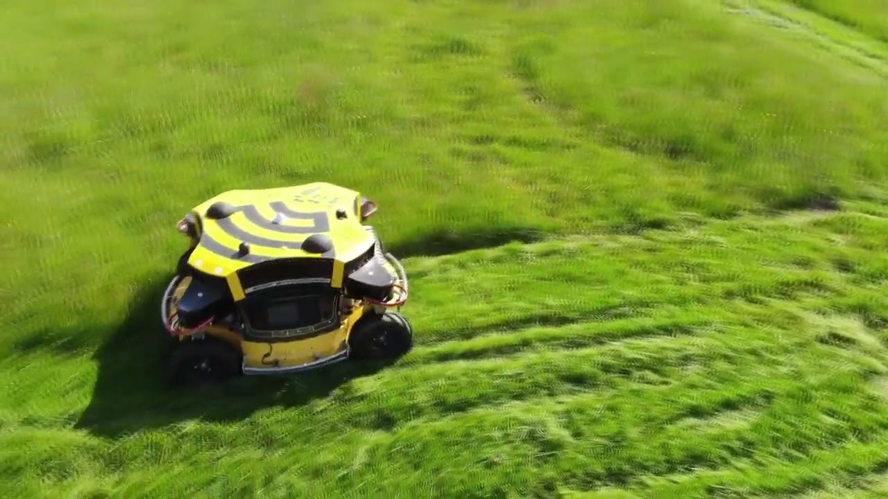 Spider Autonomous Mäher: Präzises Mähen am Flughafen Havlíčkův Brod