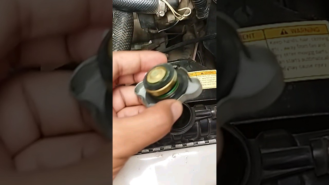 Suzuki Mehran radiator cap #joywithjunaid #suzuki #radiator #ytshortsvideo #youtubeshorts