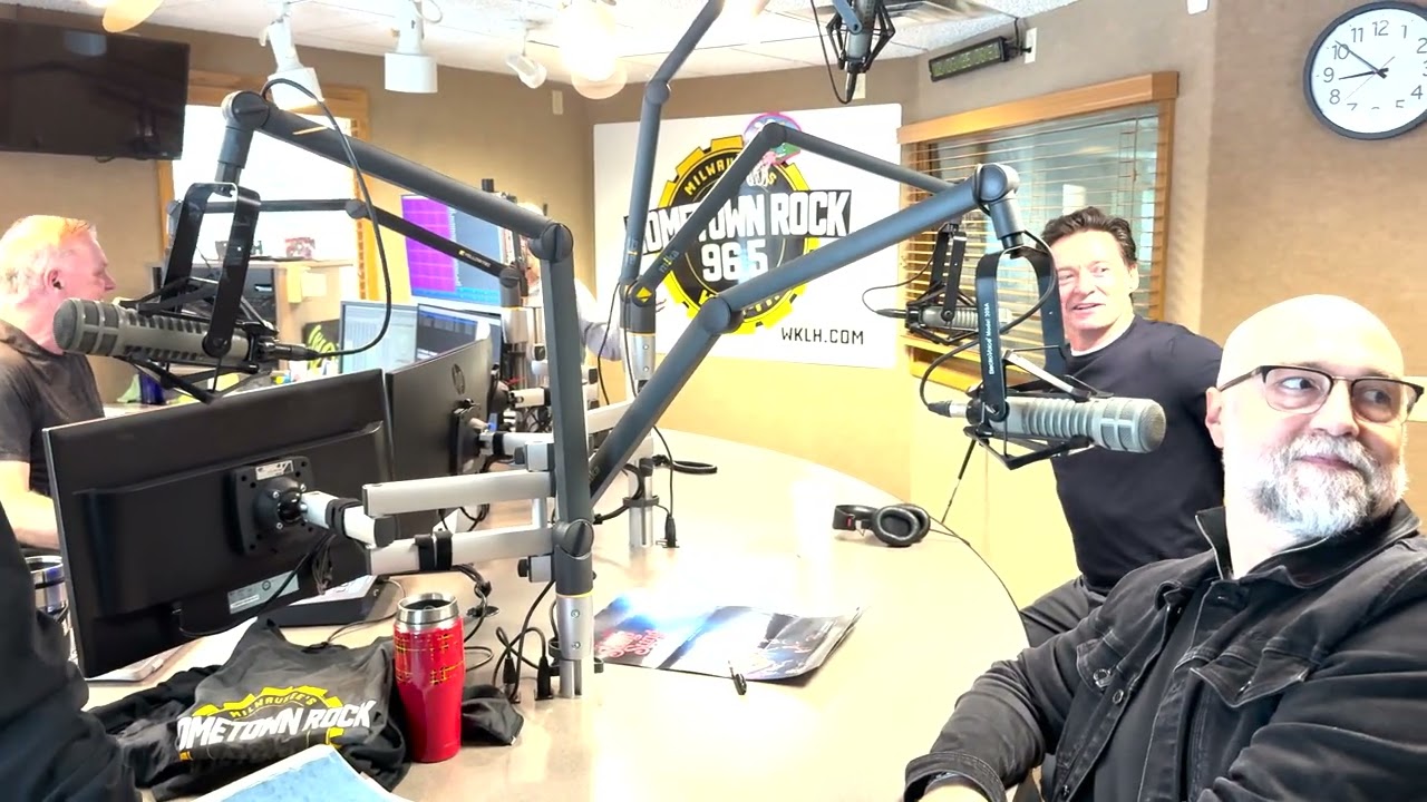 Suprise! It's Hugh Jackman!
