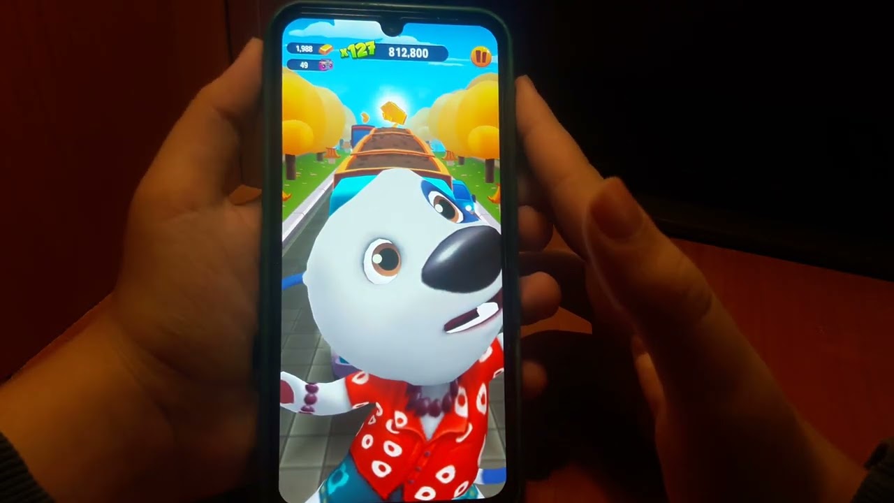 Играю в игру Мой Говорящий Том бег за золотом. Продолжаю строить дом гавайского Хэнка.