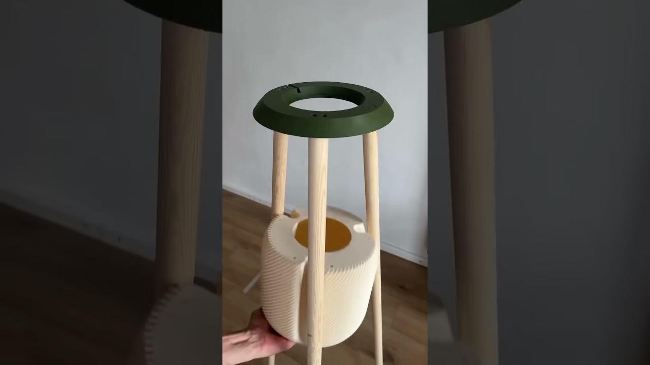 3D printed lamp with wood poles!(Video by geoshape3d on insta)