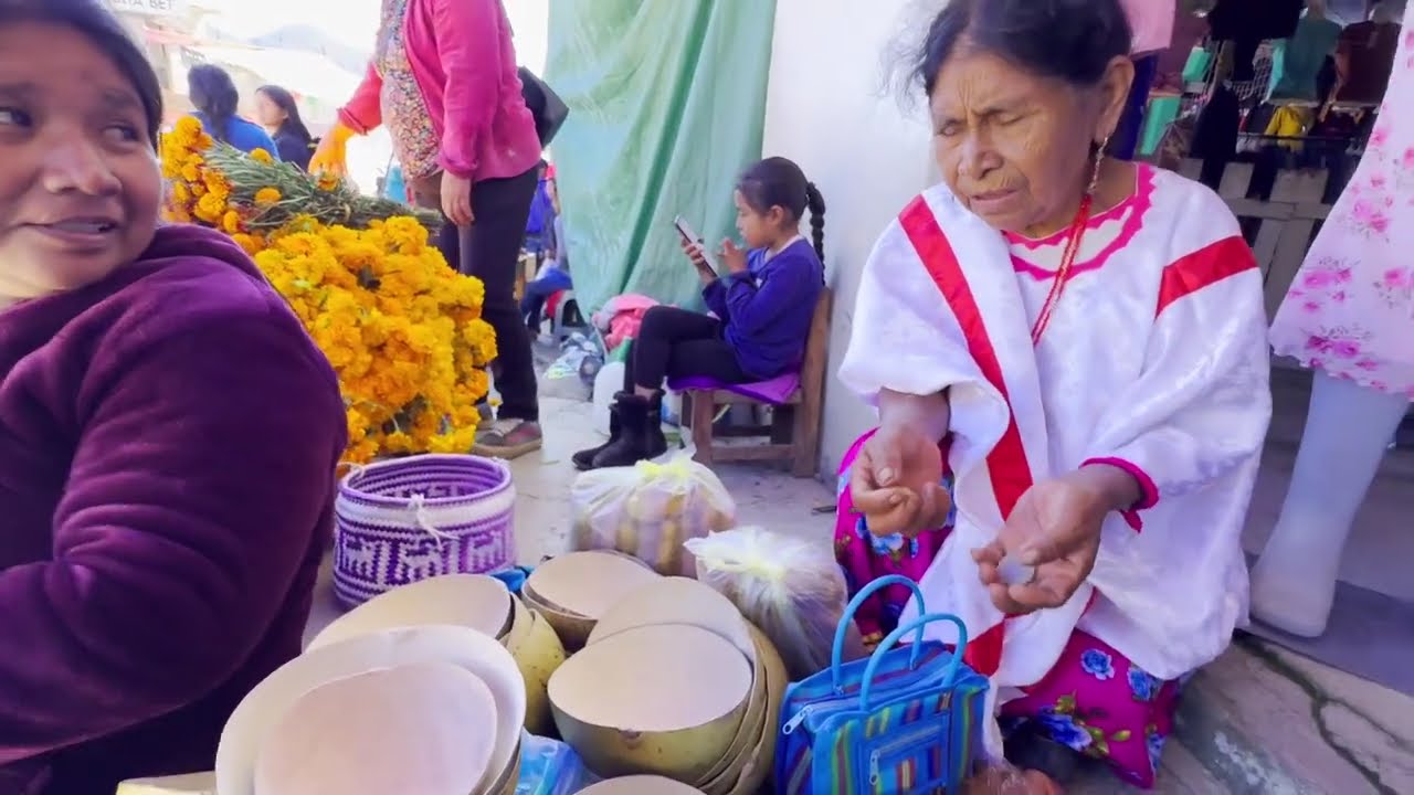 Plaza de dia de muertos en Coicoyán / La Ultima Plaza de Octubre y