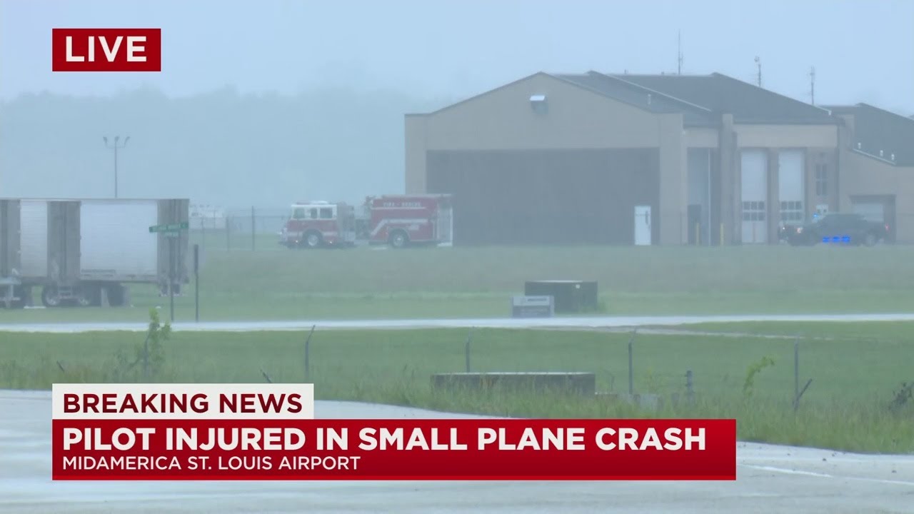 Pilot ejected in F-15 plane crash at MidAmerica Airport