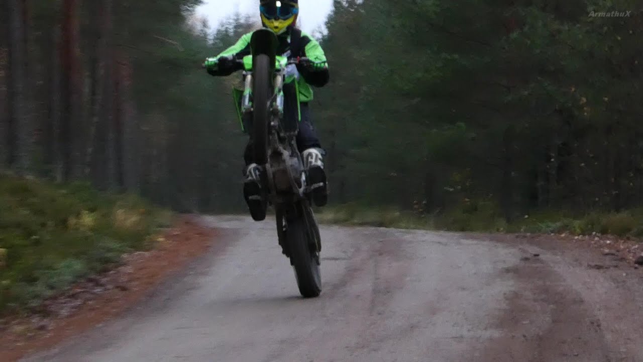 Kawasaki KX250F - Braaps & Wheelies