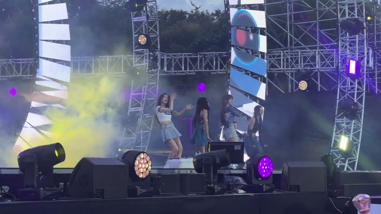 220730 Red Velvet Feel My Rhythm @MIK London