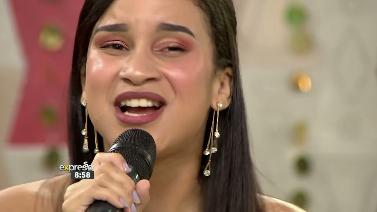 Andrea Fortuin | 'All I Want For Christmas Is You' by Mariah Carey