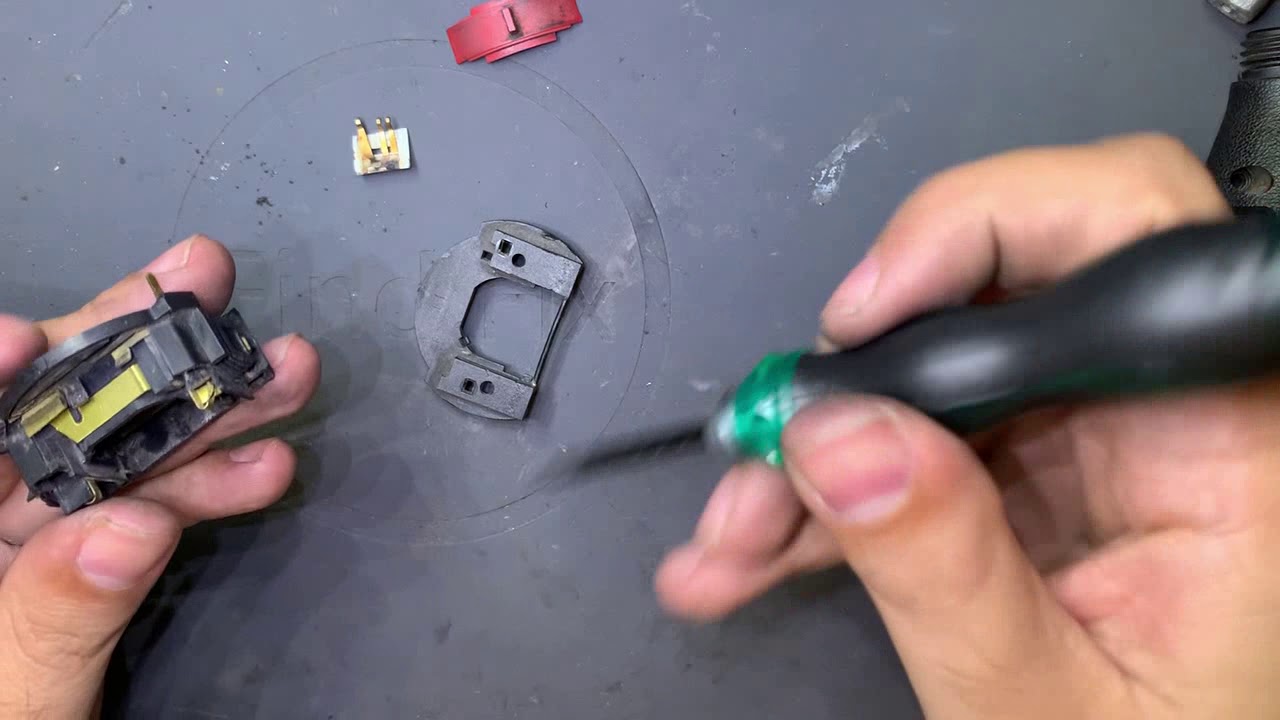 conserto sem troca do botao da dremel e troca de carvao, modo barato, nao compre peça sobressalente!