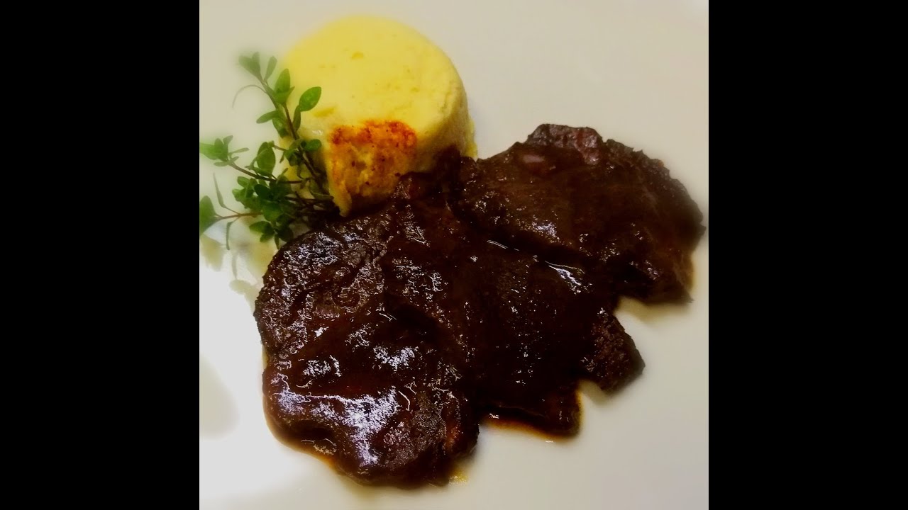Stracotto di guancia di manzo al vino rosso