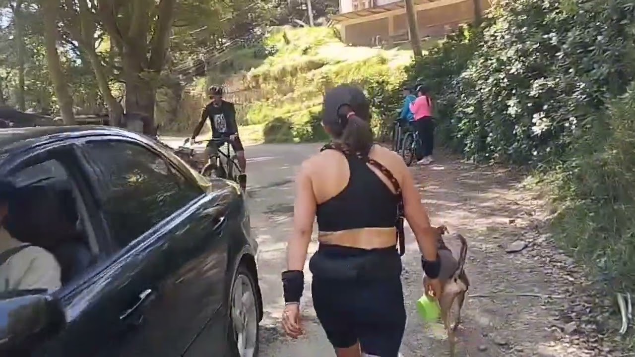 Llegando a la varvanera iglesia 