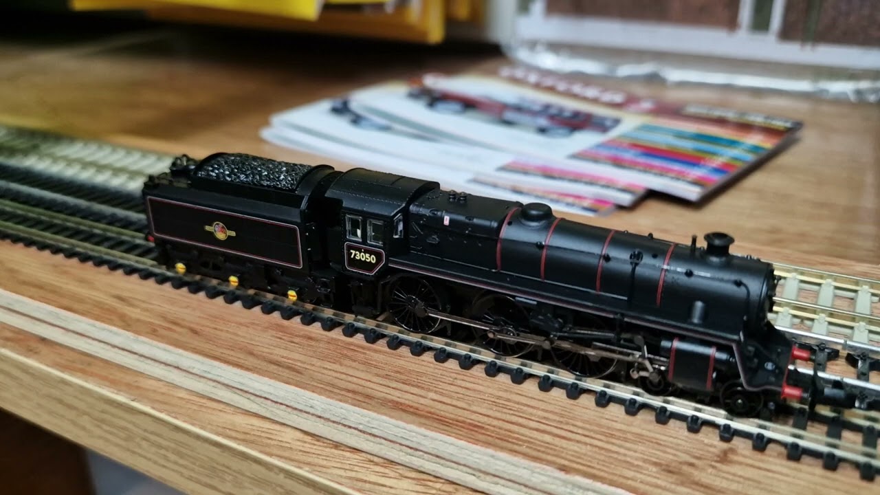 Testing a Graham Farish 372-729SF BR Standard Class 5MT (sound fitted)