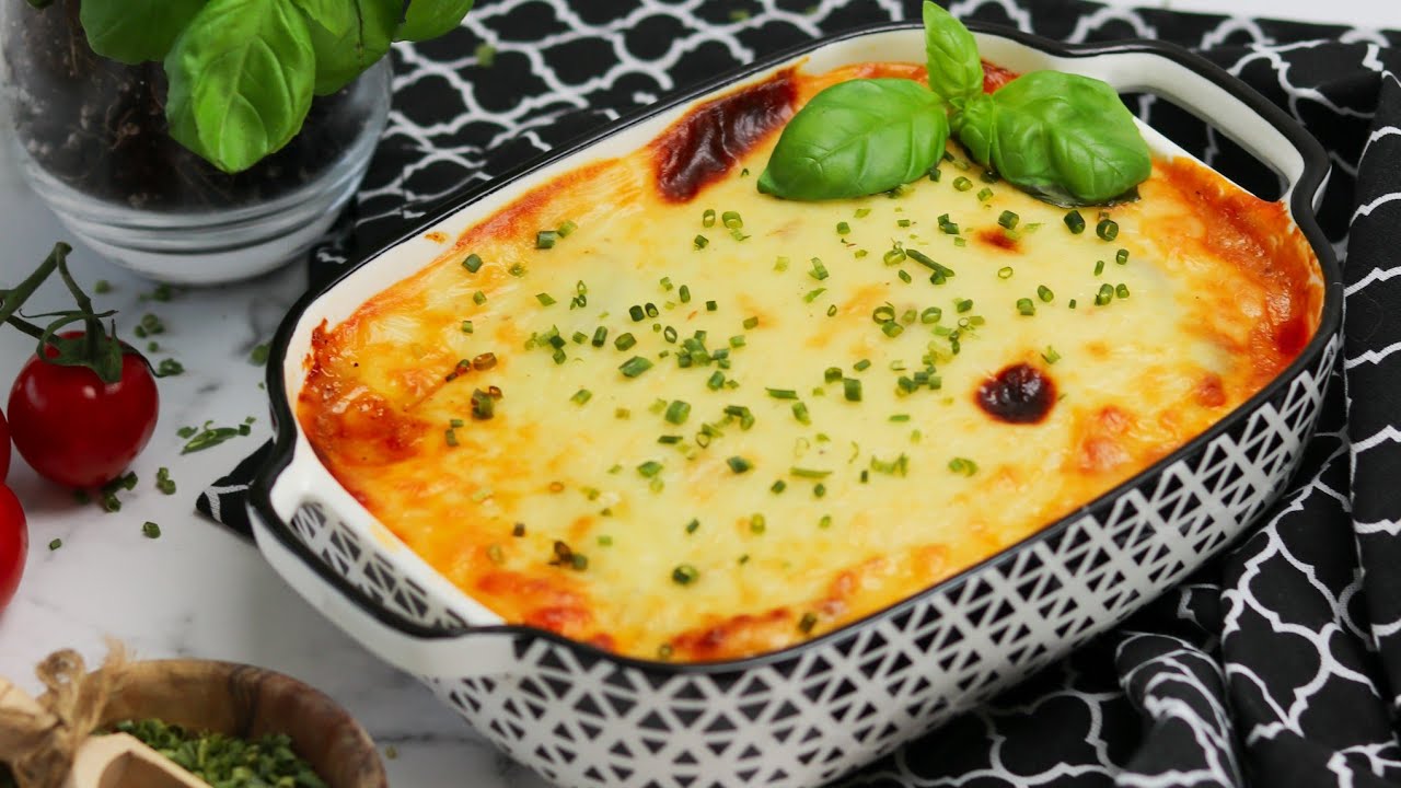 Moussaka, gratin d'aubergines à la viande hachée كراتان البادنجان و البطاطس