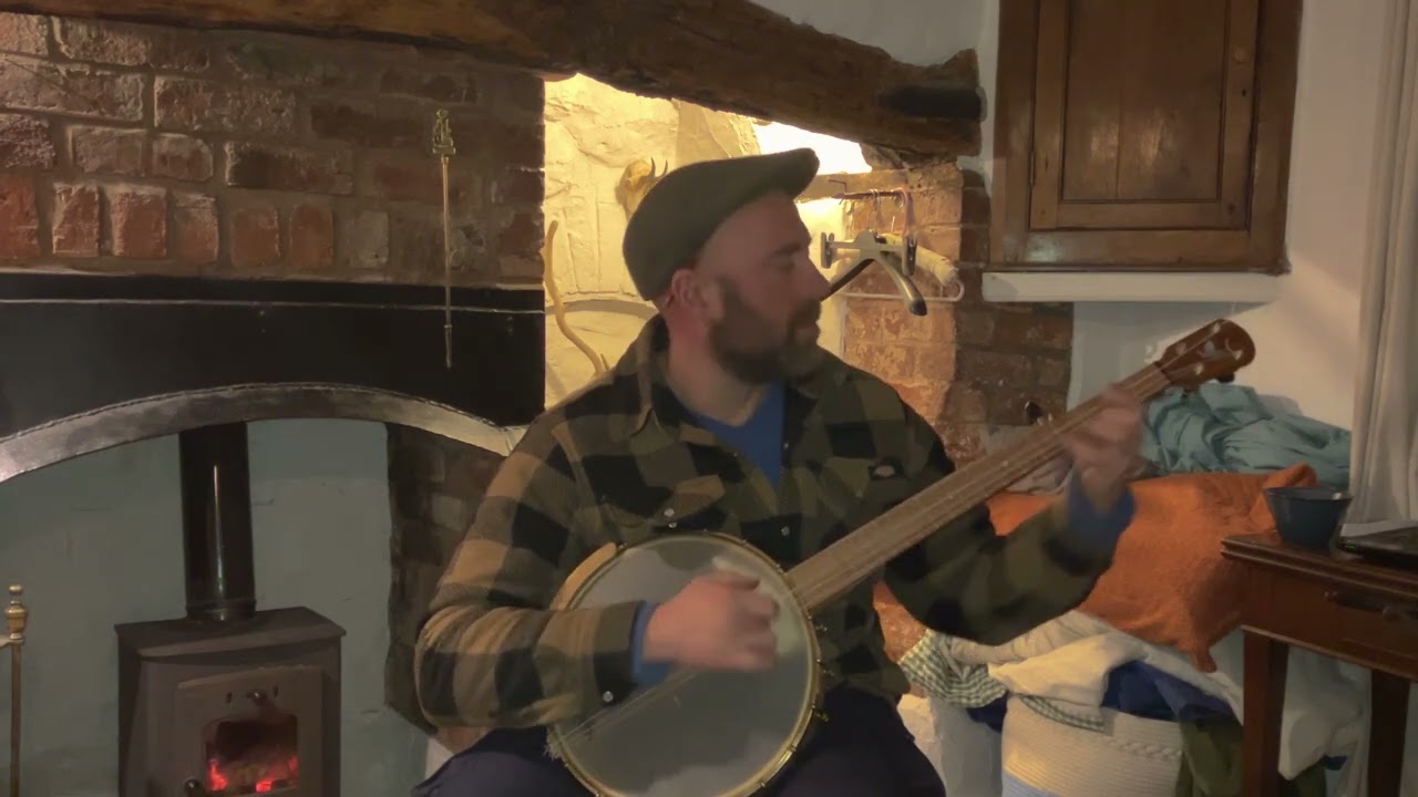Snowdrop on a deep rim banjo with nylgut minstrels