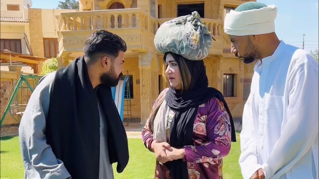 الجناينى جاى من البلد ومعاه مراته عشان تساعده صاحب الڤيلا شافها وعجبته وعايز يتجوزها قالها اطلقى