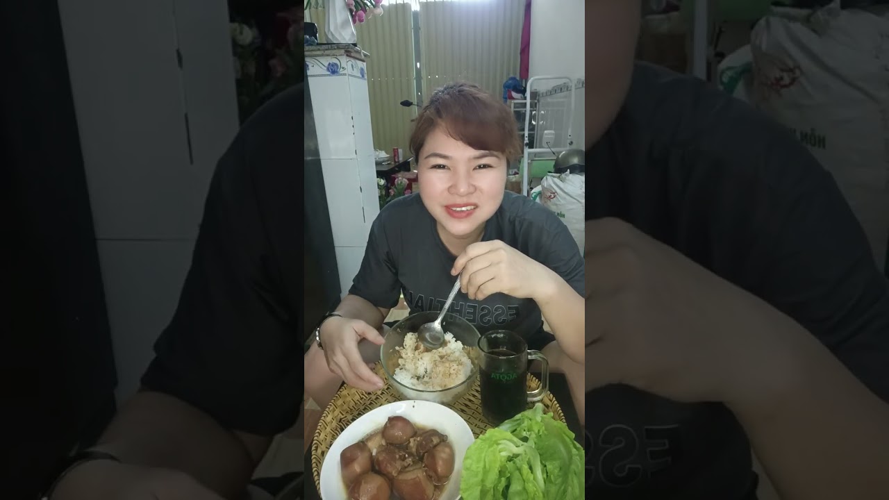 Ăn cơm cùng món thịt kho hột vịt mềm tan  ngon tuyệt 