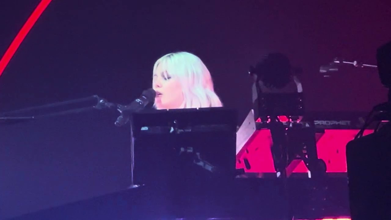 LOUANE - A QUOI TU PENSES (10.04.2024 PARIS L’OLYMPIA) LIVE