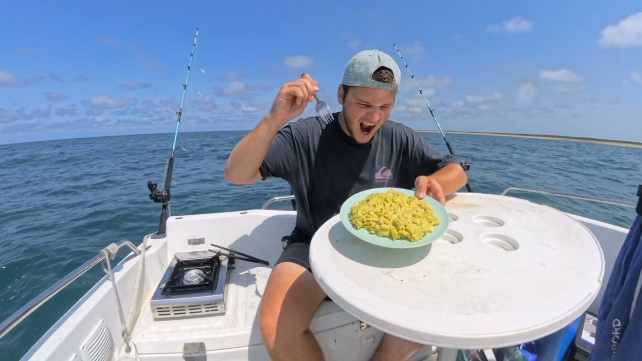 Je Pêche et Cuisine en Pleine Mer sur mon Bateau – Défi Catch and Cook