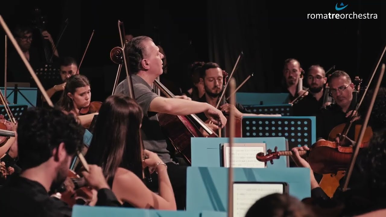 R. Schumann: Cello Concerto , op. 129 (Luigi Piovano conductor and soloist)