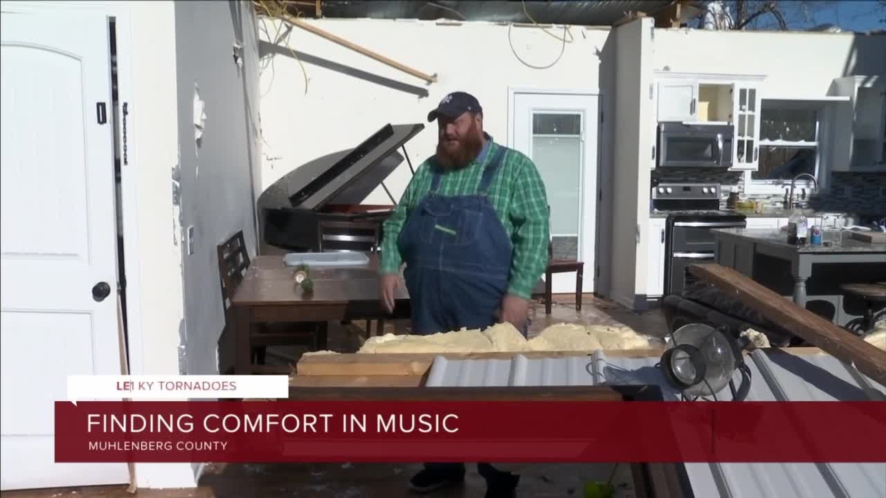 A Kentucky man without a house continues making music