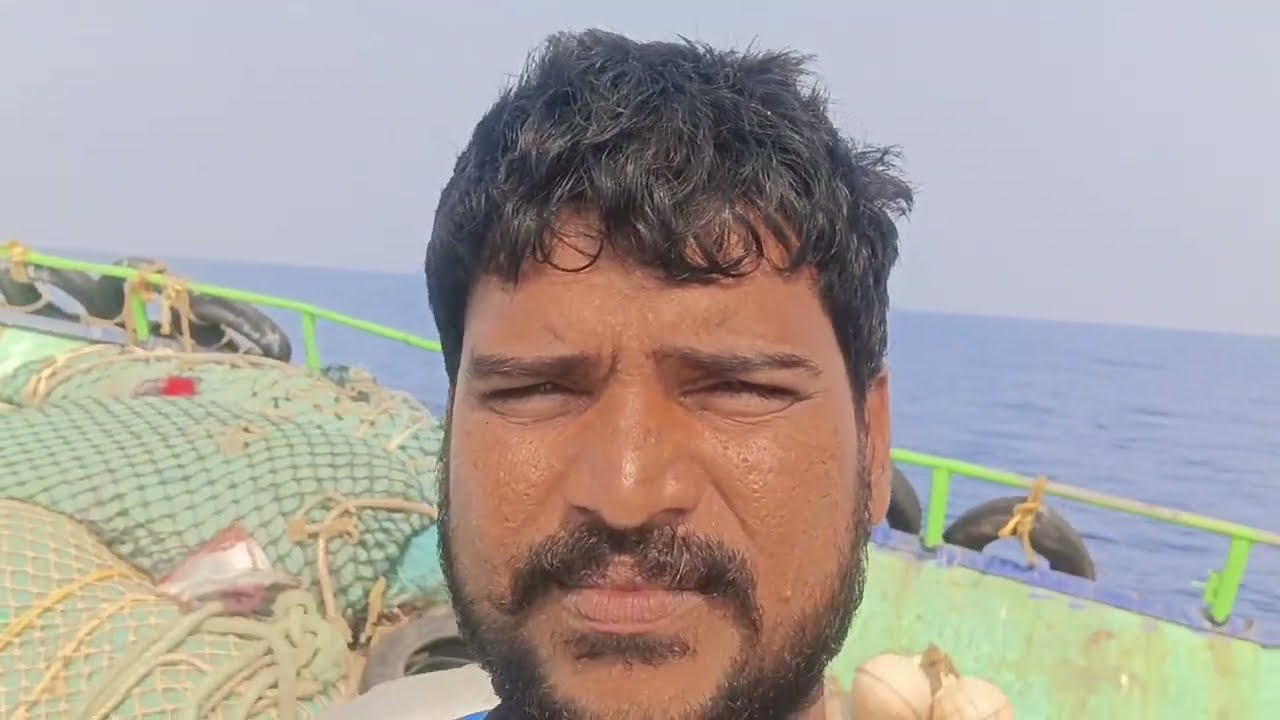 കടലിൽ പണിക്കാരുടെ ജീവിതരീതി ഇങ്ങനെയൊക്കെയാണ്👍