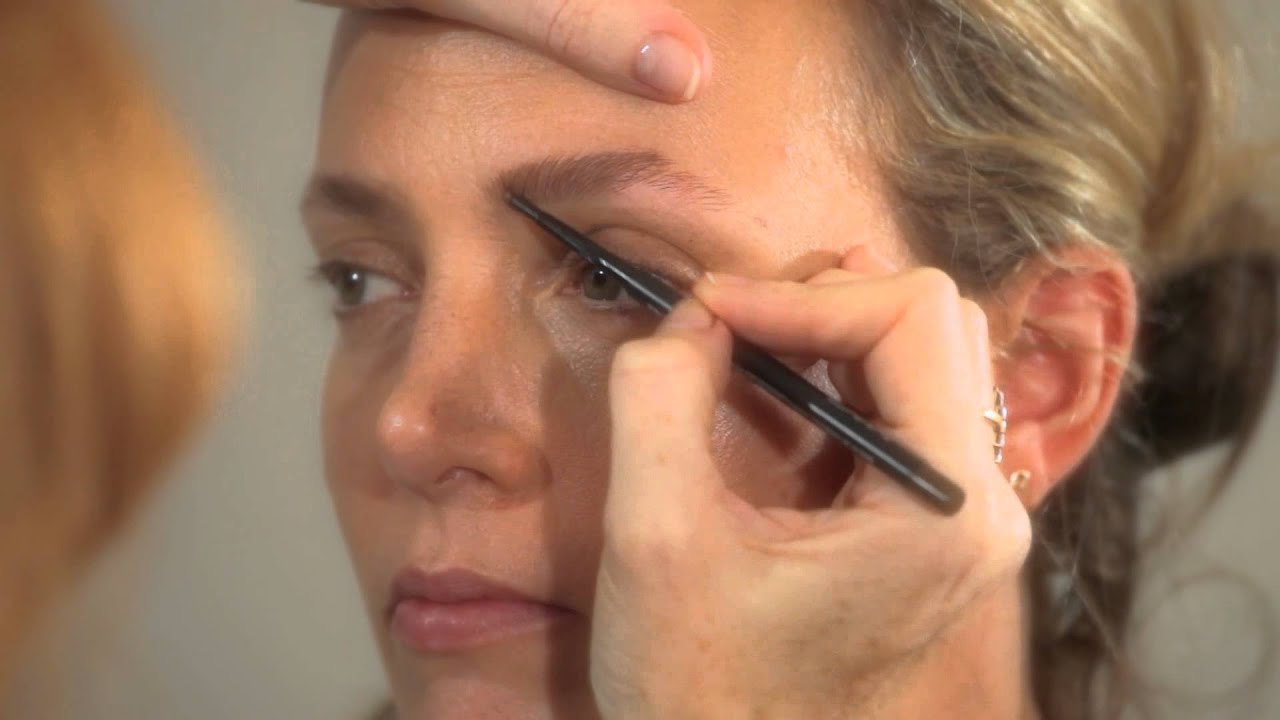 The Perfect Brow - Eyebrow shaping and make-up tutorial | Charlotte Tilbury