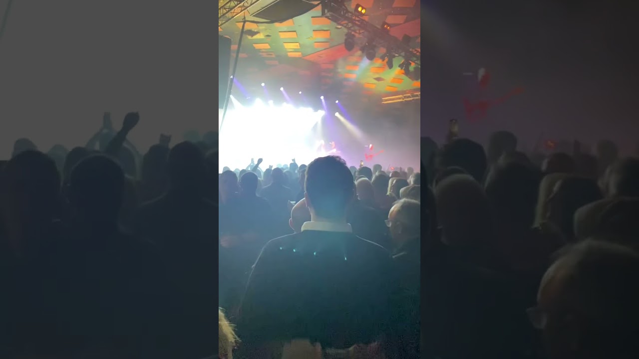 Saw doctors barrowlands Joyce country ceilidh band/ never mind the strangers 13/12/24