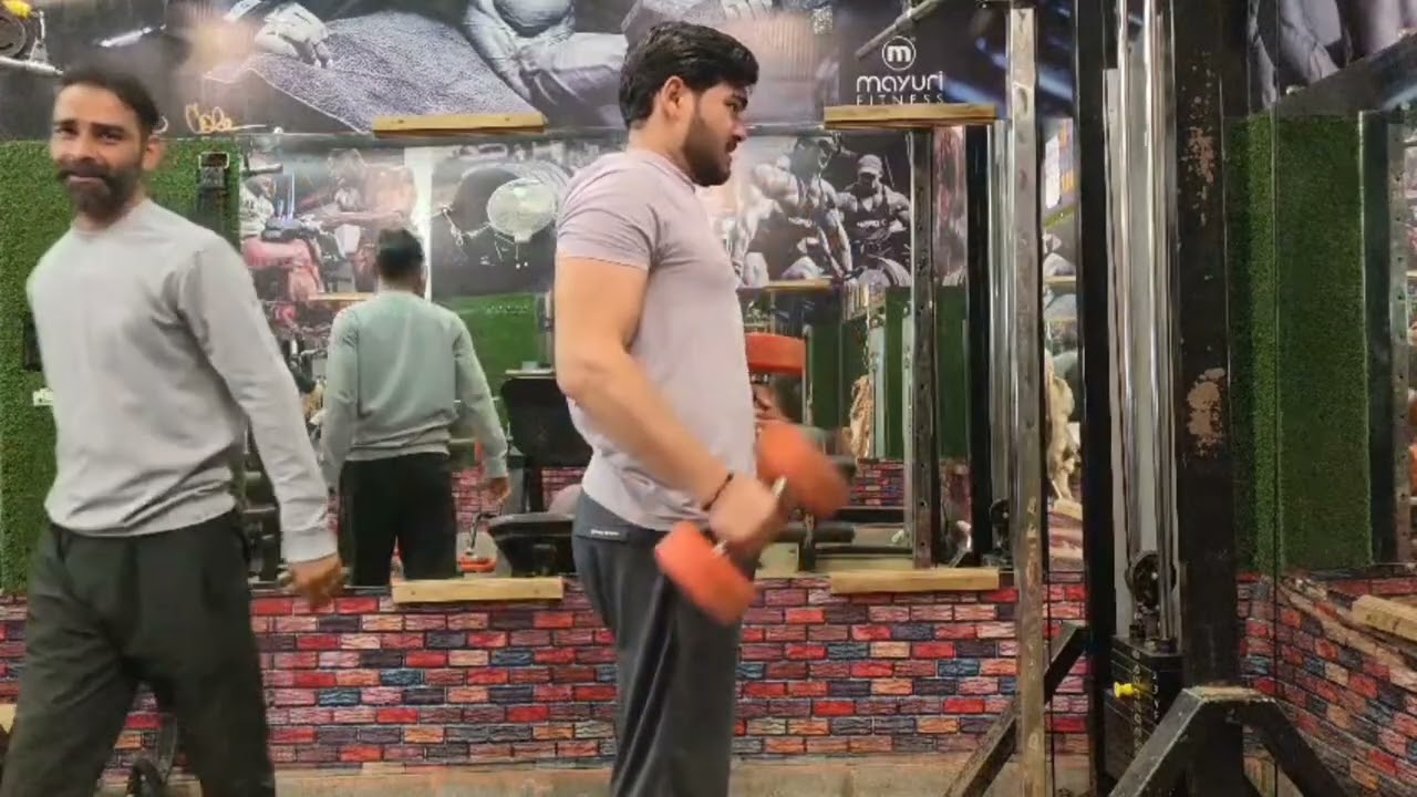 #day 32 full Biceps and Triceps workout Vlog #video #vlog #trending #viral #workout #gym #funny 