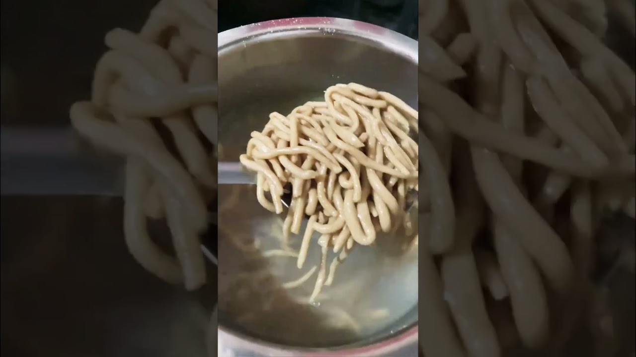 Aata Noodles Recipe | Kukla | Traditional dish of Munsyari 😋 #shorts #youtubeshorts #viralshorts