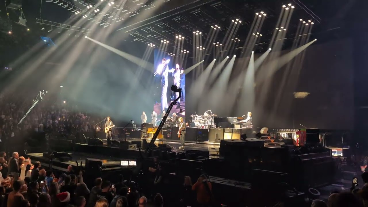 Paul McCartney - Golden Slumbers, Carry that Weight, The End LIVE MANCHESTER COOP LIVE
