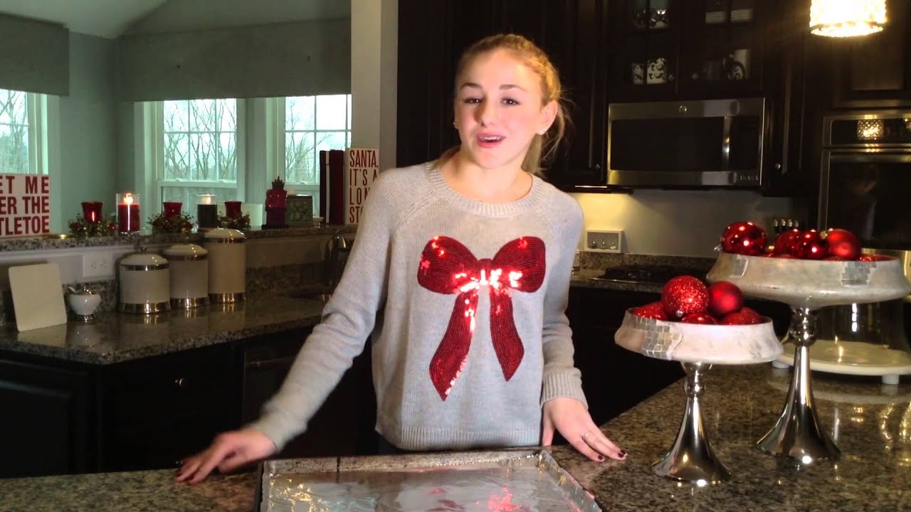 Chloe Lukasiak DIY Holiday Pretzel Treats