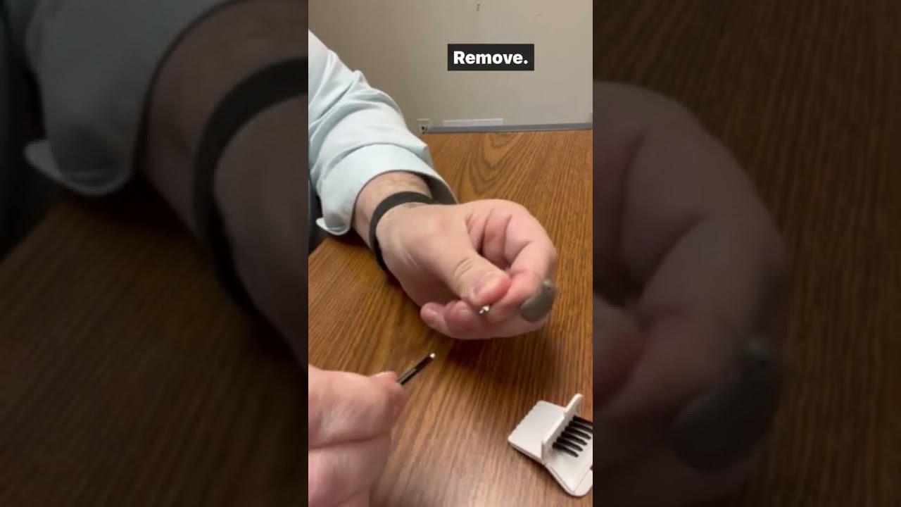 Как заменить фильтр в слуховых аппаратах Signia RIC (с внутриушным ресивером)?