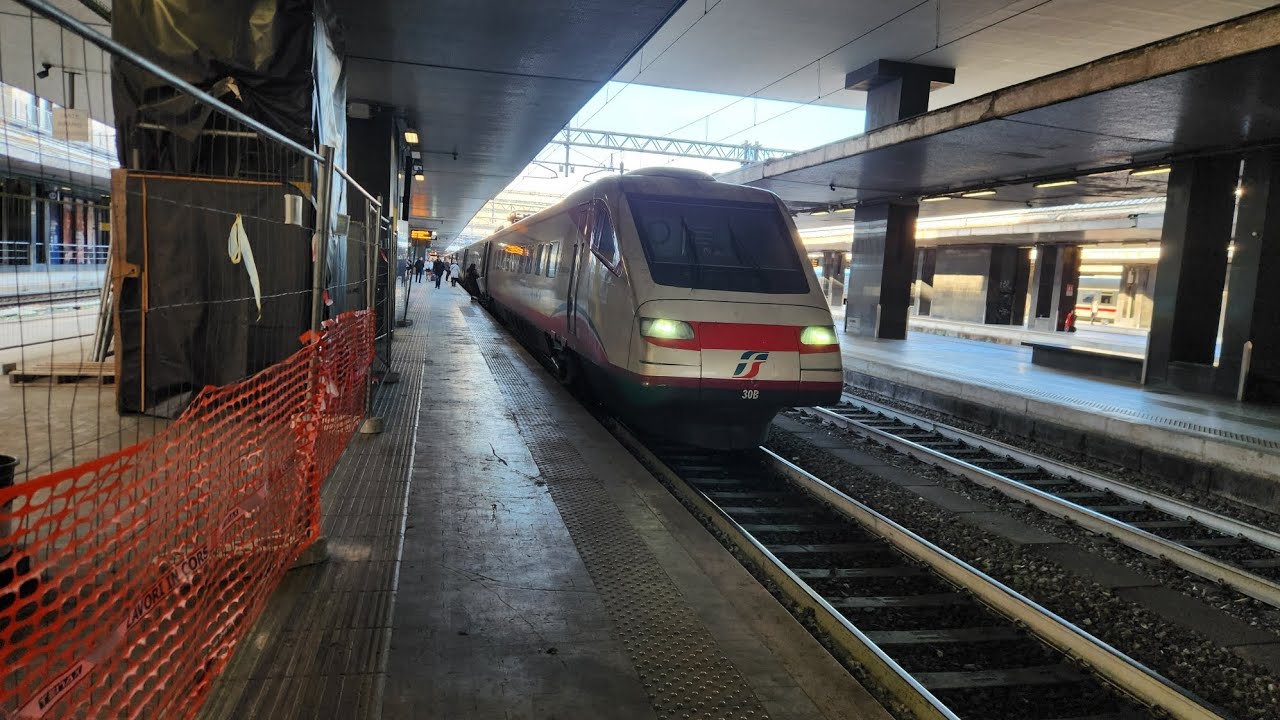 ETR.460.30 protagonista di una delle ultime partenze da Roma Termini. 