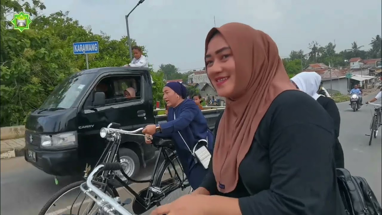 KEBERSAMAAAN ABAH BERSAMA PARA SANTRI DAN KELUARGA MAKAN DI RESTO - NAIK ONTEL