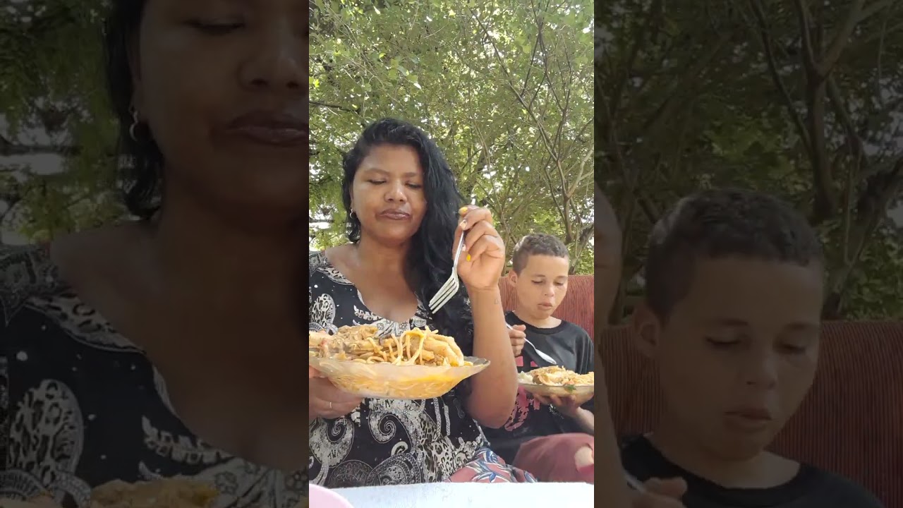 comendo  galinha  no leite  de coco babaçu  uma delícia @