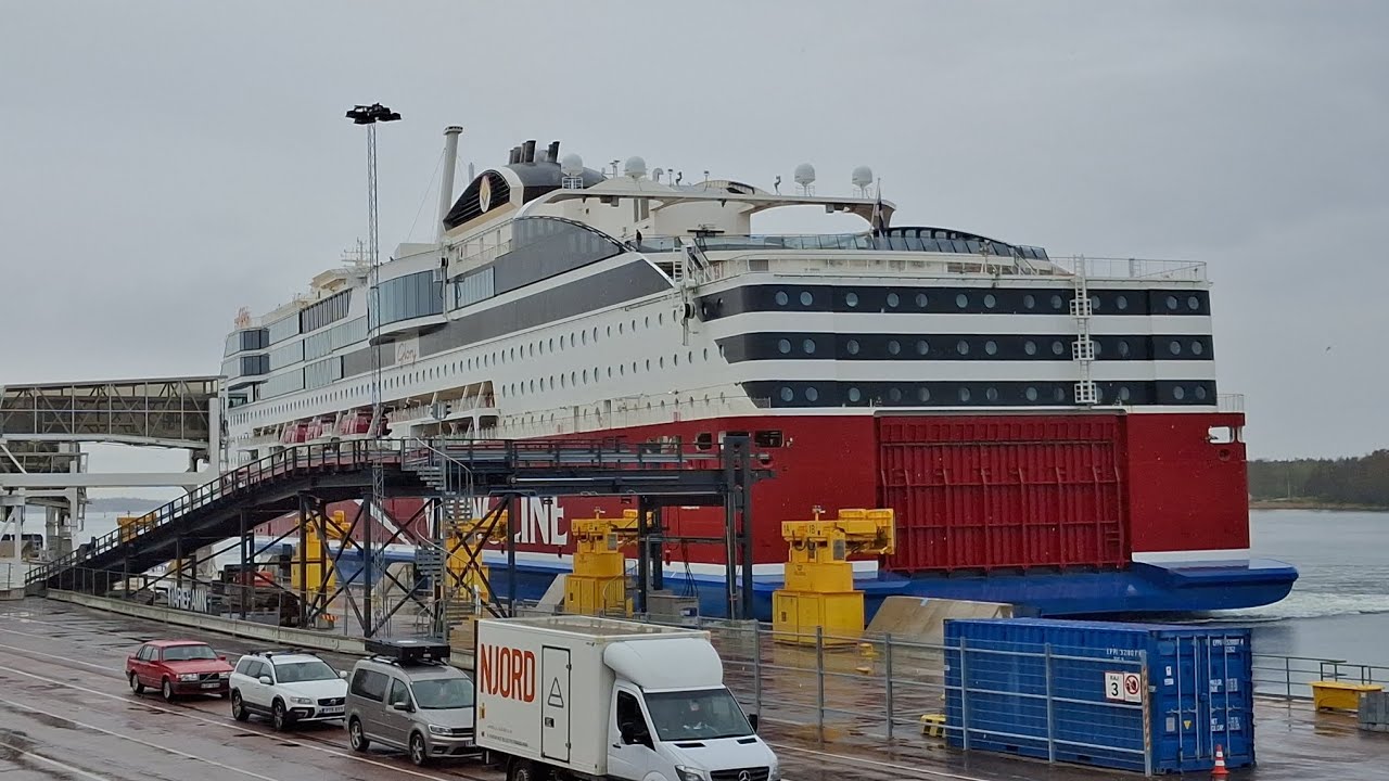 Viking glory arriving in rainy Mariehamn