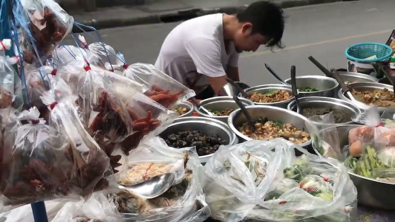 Street vendors in Thailand 
