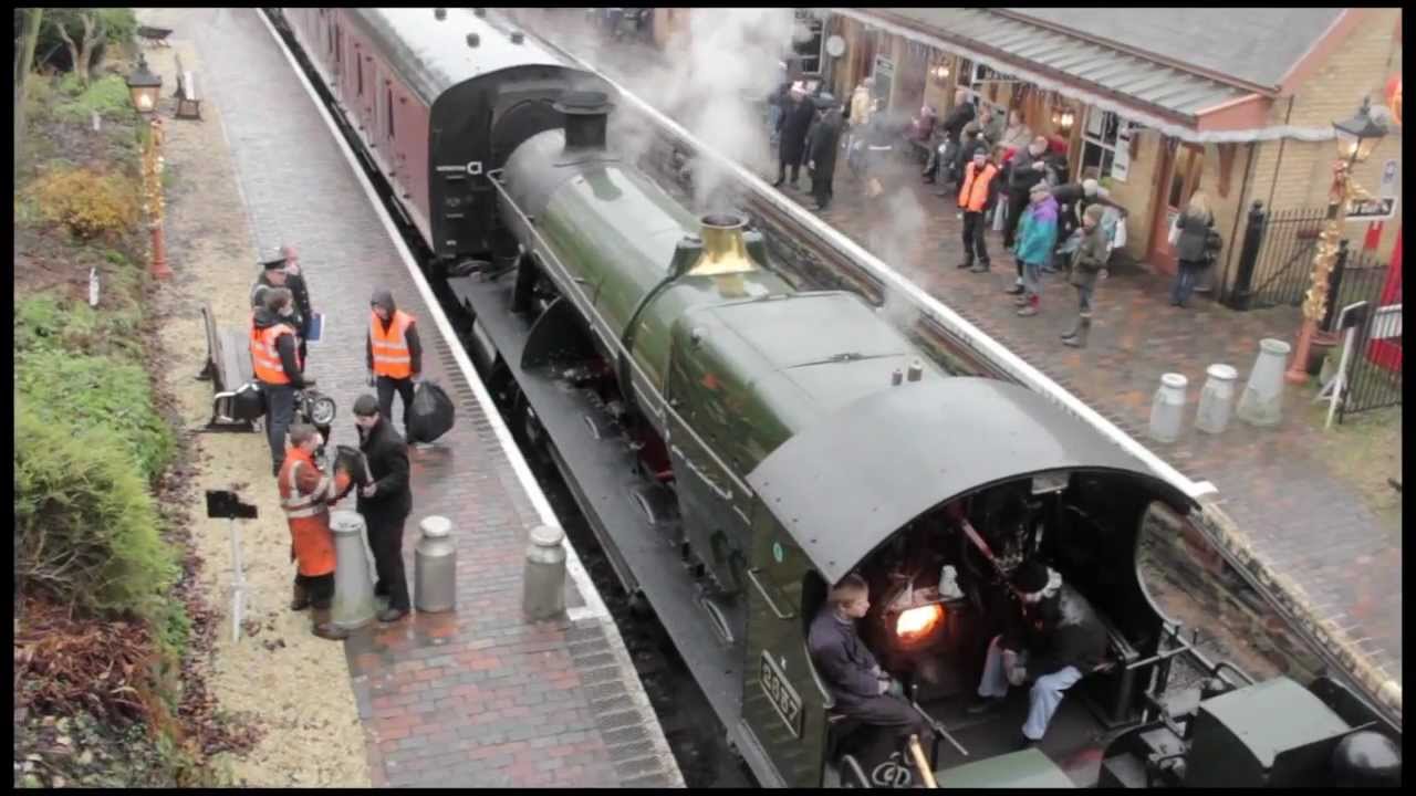 SVR Arley Station at Christmas